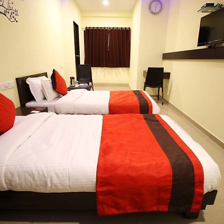 Hotel Ambience Sarkhej Exterior foto