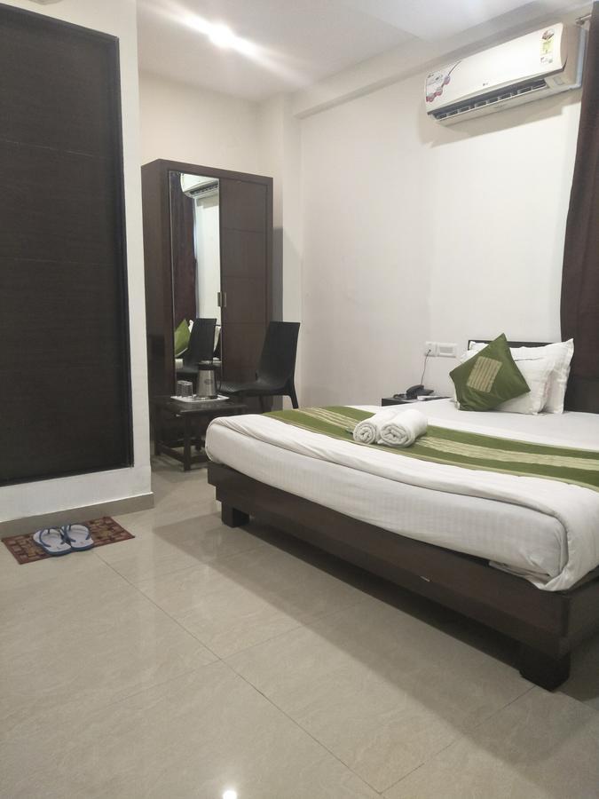 Hotel Ambience Sarkhej Exterior foto